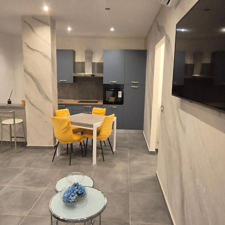 B & B Mali Salerno Bagian luar foto